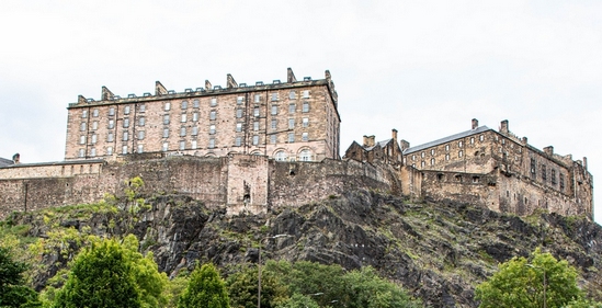 محله های قدیم و جدید ادینبرا، ماهان ادیب