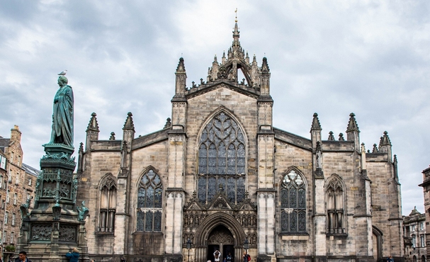 محله های قدیم و جدید ادینبرا، ماهان ادیب