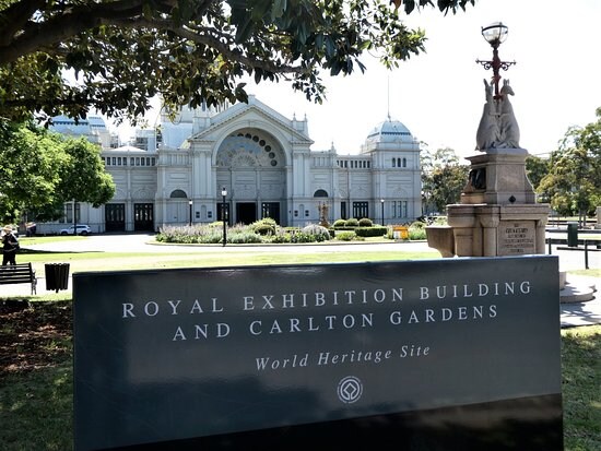 ساختمان نمایشگاه سلطنتی و باغ های کارلتون